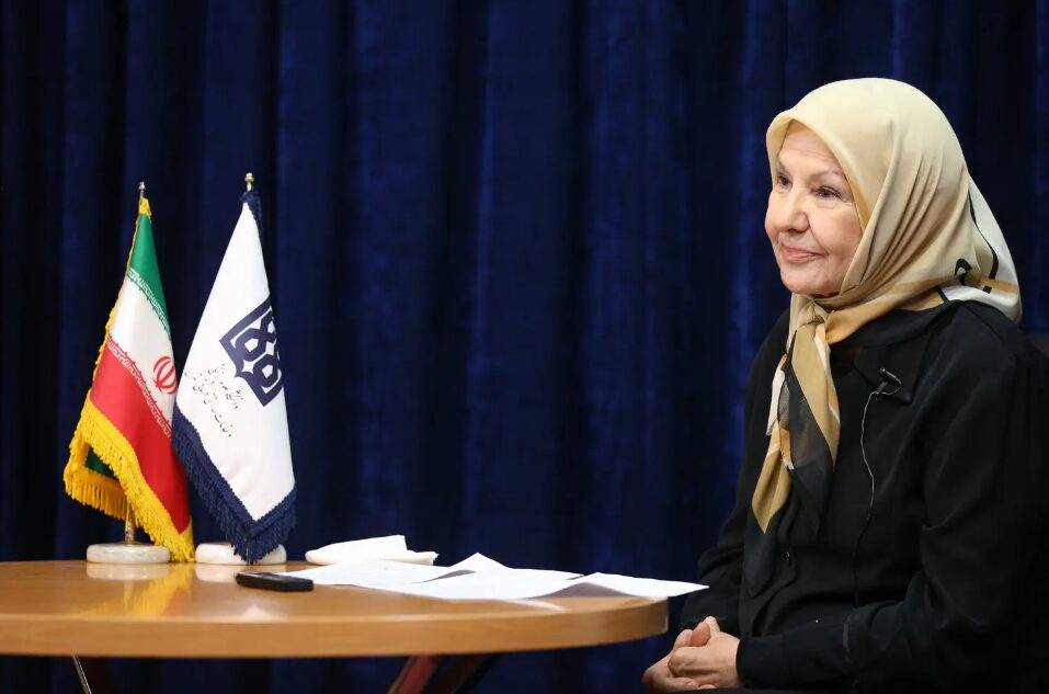 دکتر مریم رزاقی آذر