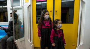 مشکلات مادران درمترو