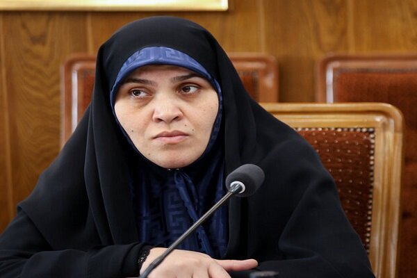 راضیه اکبری