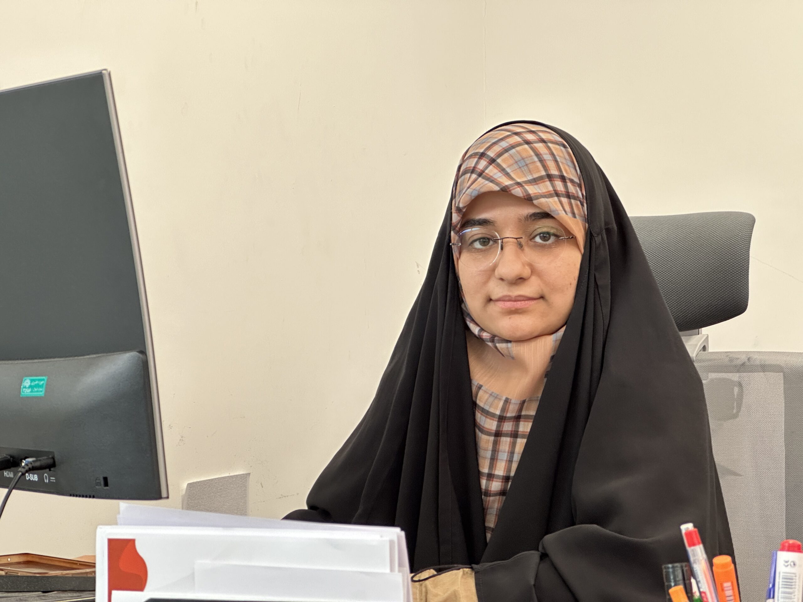 سختی های کار با نوجوان در مصاحبه با زهره احمدی